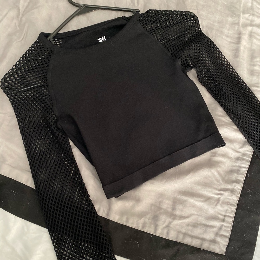 Long sleeve crop top